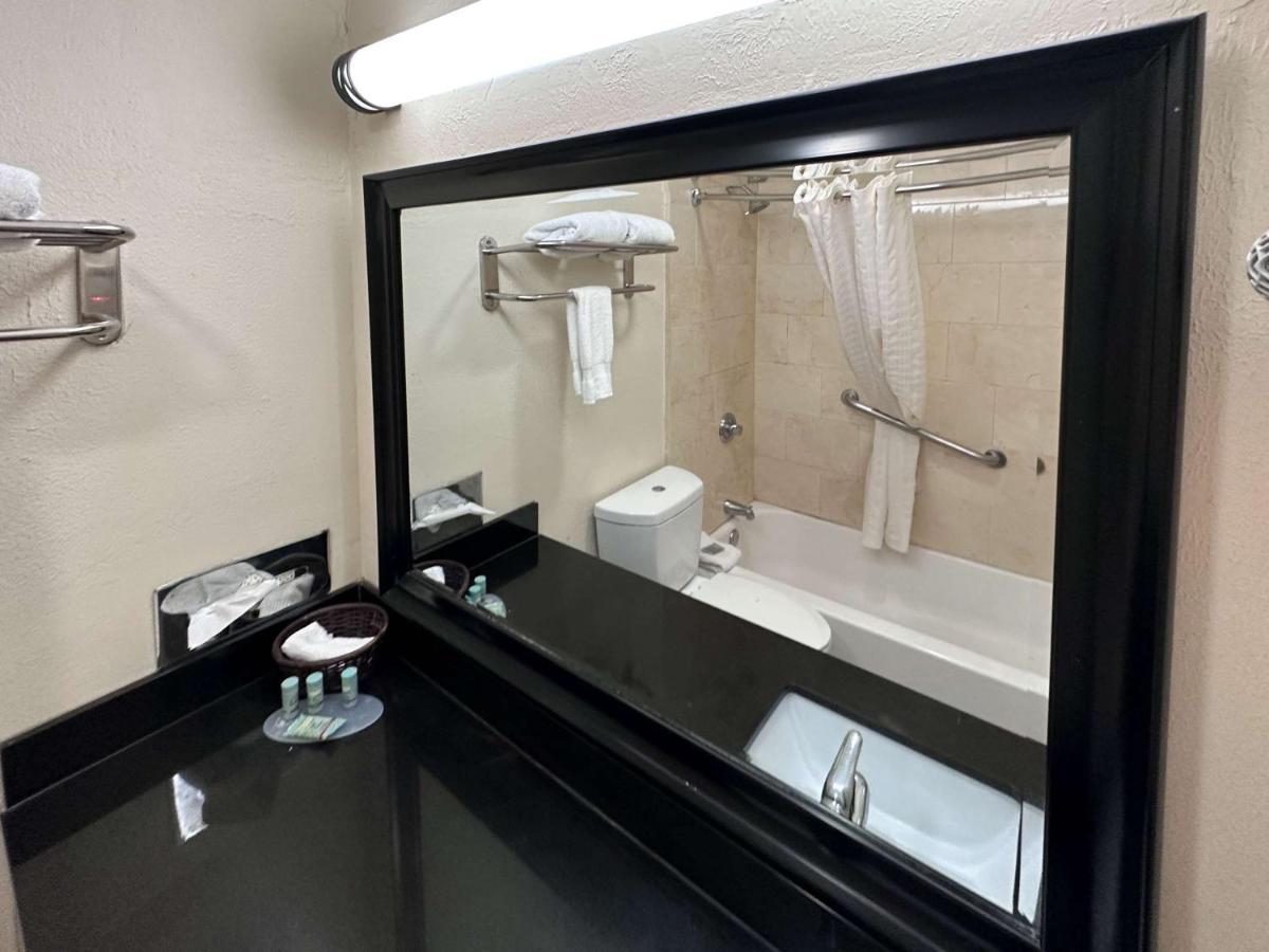 Motel 6 Dallas Tx Downtown Dış mekan fotoğraf