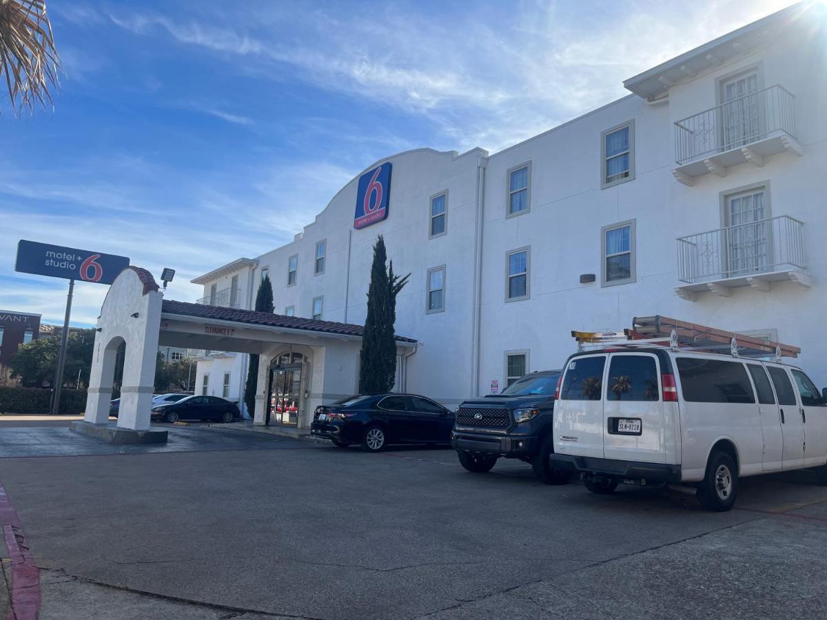Motel 6 Dallas Tx Downtown Dış mekan fotoğraf